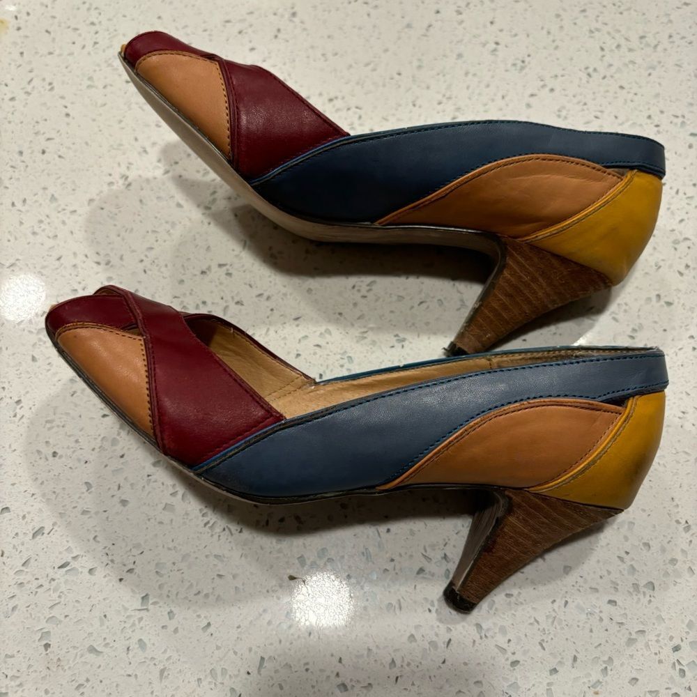 Steve Madden Sallsa Multicolor Leather Pumps Peep Toe Red Yellow Blue Size 6.5 - Picture 6 of 11
